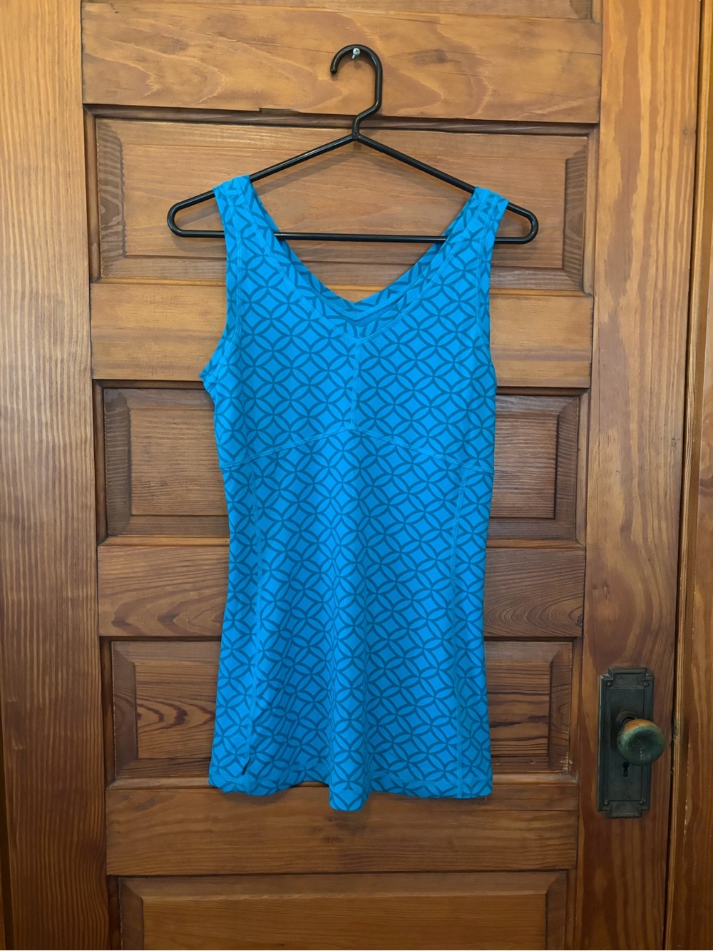 Lululemon Lucy Teal Geometric V-Neck Tank activewear NWOT size S